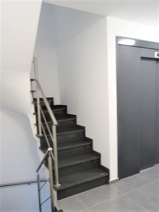 RECENT APPARTEMENT (3de V.) MET OVERDEKTE PARKING.: - foto 3