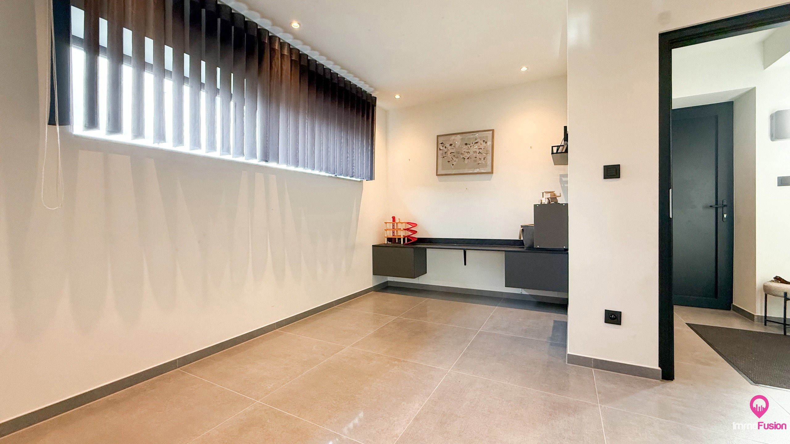 Instapklare, volledig gerenoveerde woning met 4 slaapkamers! - foto 4