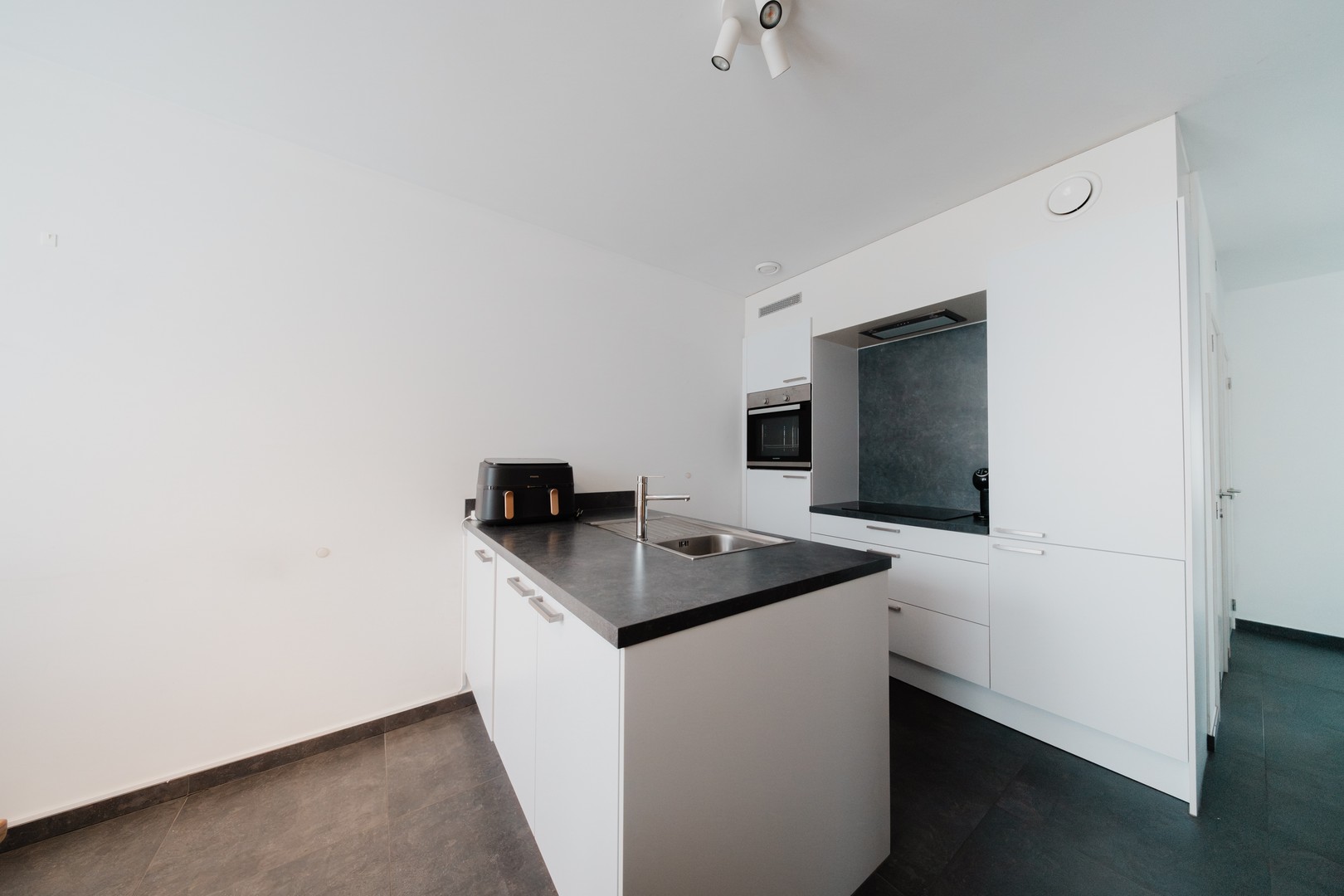 Duplex appartement met 3 slaapkamers, 2 badkamers en 3 autostaanplaatsen. - photo 5