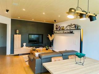 GOEDGELEGEN appartement met 2 slaapkamers en een GARAGE.Dit appartement gelegen op het eerste verdiep is instapklaar. Lichtrijke leefruimte met...