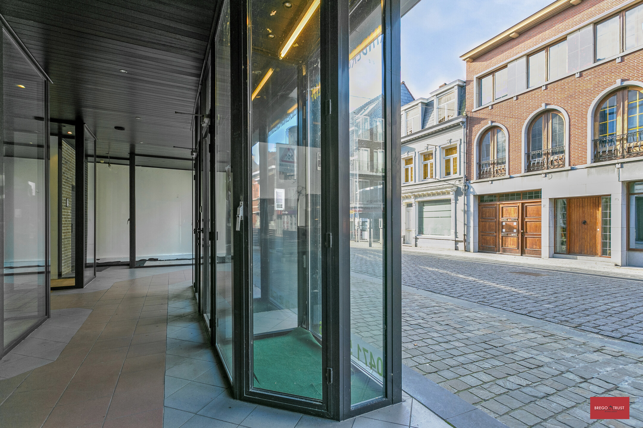 Twee naast elkaar gelegen handelspanden op de Bovenrij. - foto 5