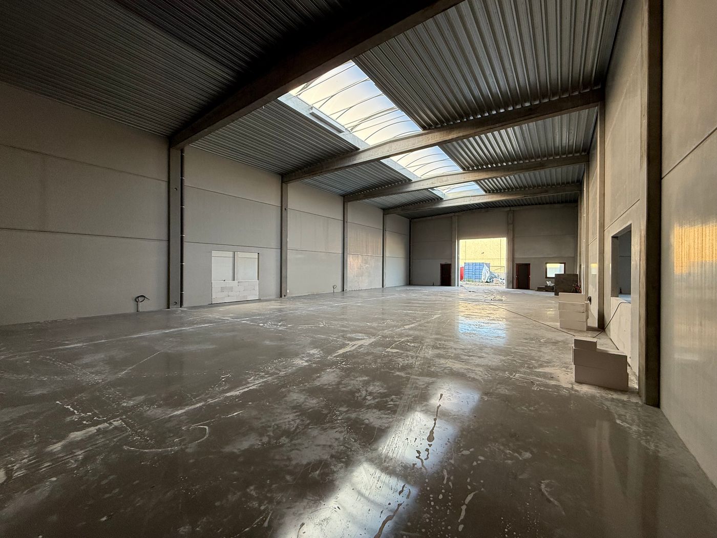 1.785 m² Nieuwbouw KMO-unit op een topligging te Evergem - photo 4