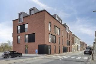 Kom deze penthouse ontdekken tijdens de Power-sale op zaterdag 14/03 tussen 10u00 en 11u30, enkel op afspraak.Dit penthouse (145 m²) te...