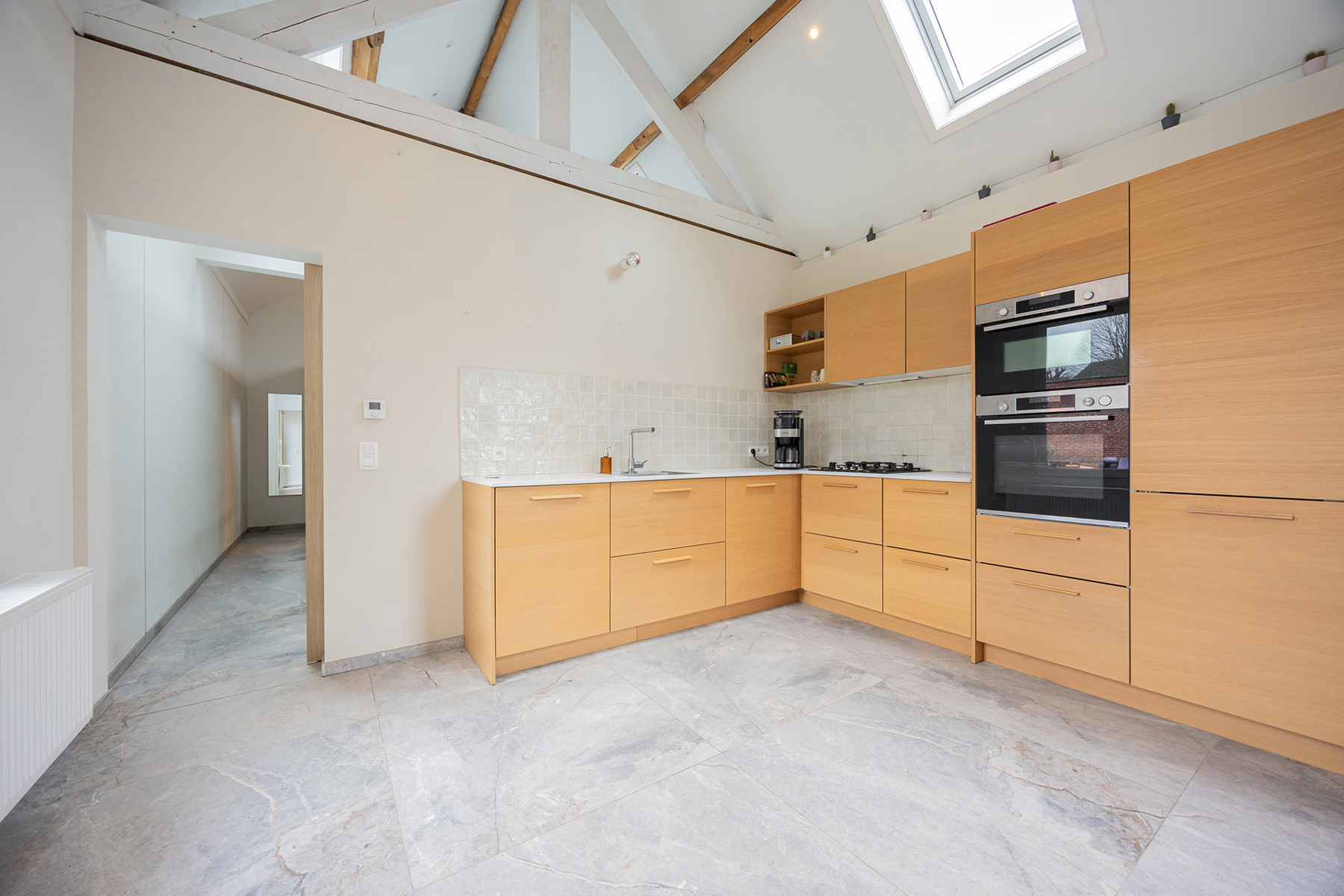 Ruime gezinswoning met tuin en 4 slaapkamers. - foto 5