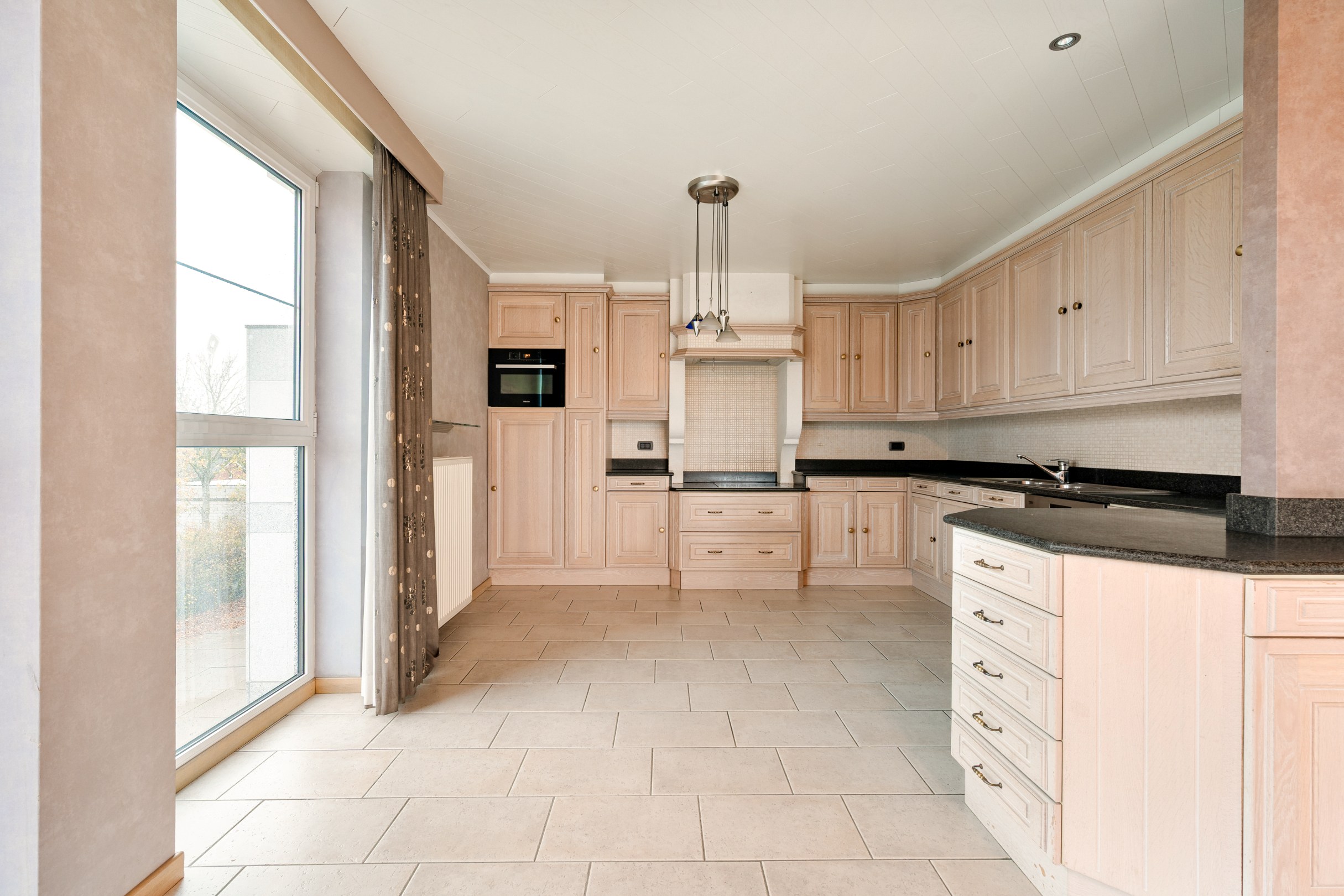 TE HUUR: Multifunctioneel KMO gebouw - foto 4