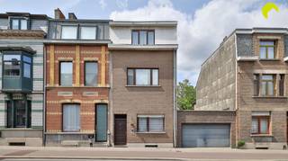 Ontdek deze ruime woning in het hart van Hoboken, met een bewoonbare oppervlakte van maar liefst 212m². De woning straalt charme uit met...