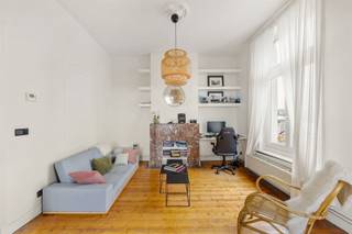 Charmant en lichtrijk appartement op de Lambermontplaats Antwerpen Zuid Op één van de mooiste en meest iconische pleinen van Antwerpen, de...