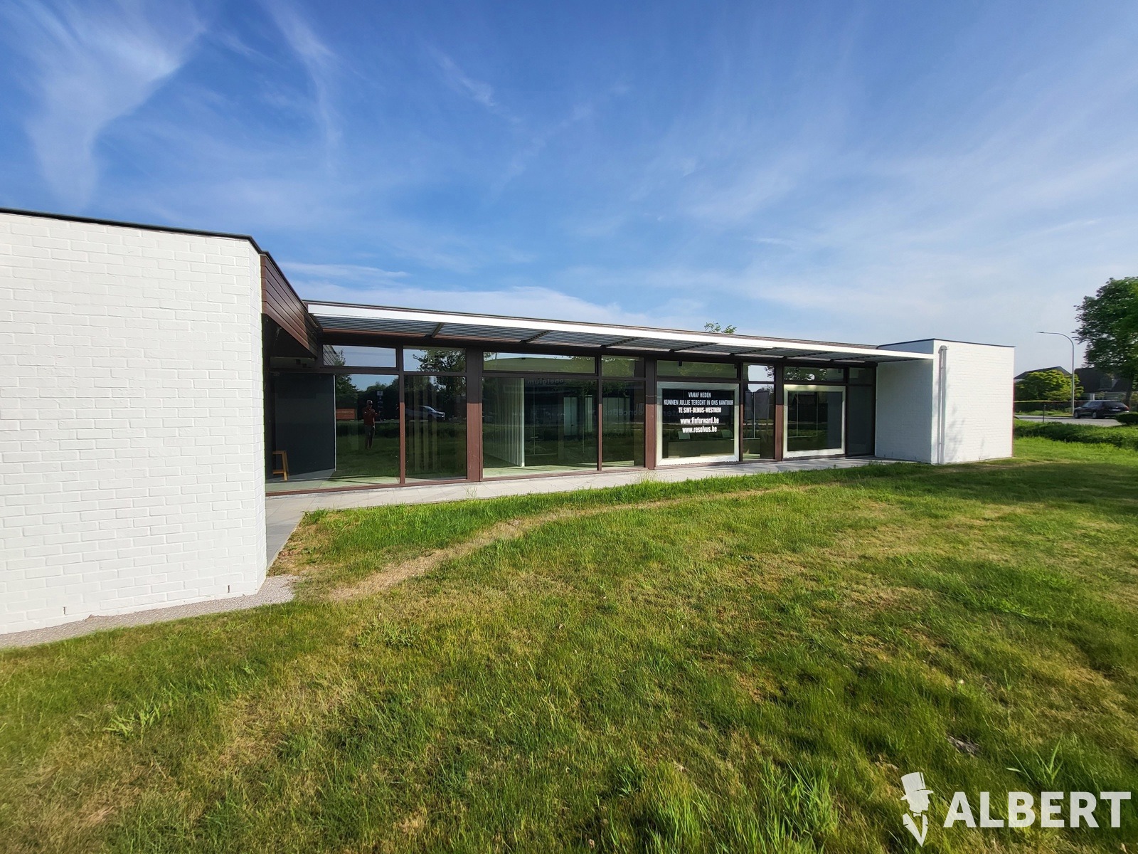 Exclusieve en centraal gelegen handelsruimtes in Loppem - foto 1