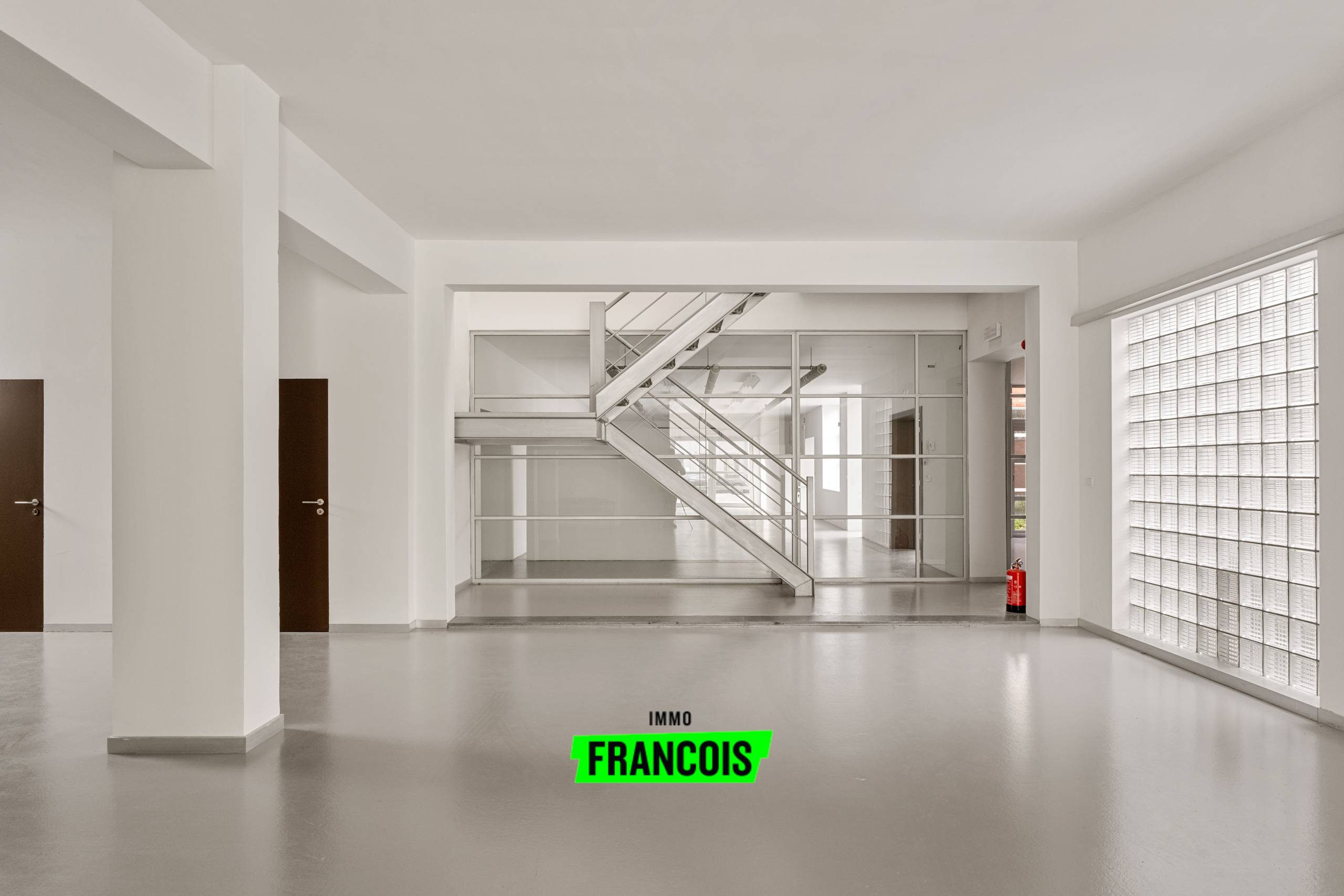 Veelzijdig handelspand met industriële uitstraling te Sint-Andries - foto 2