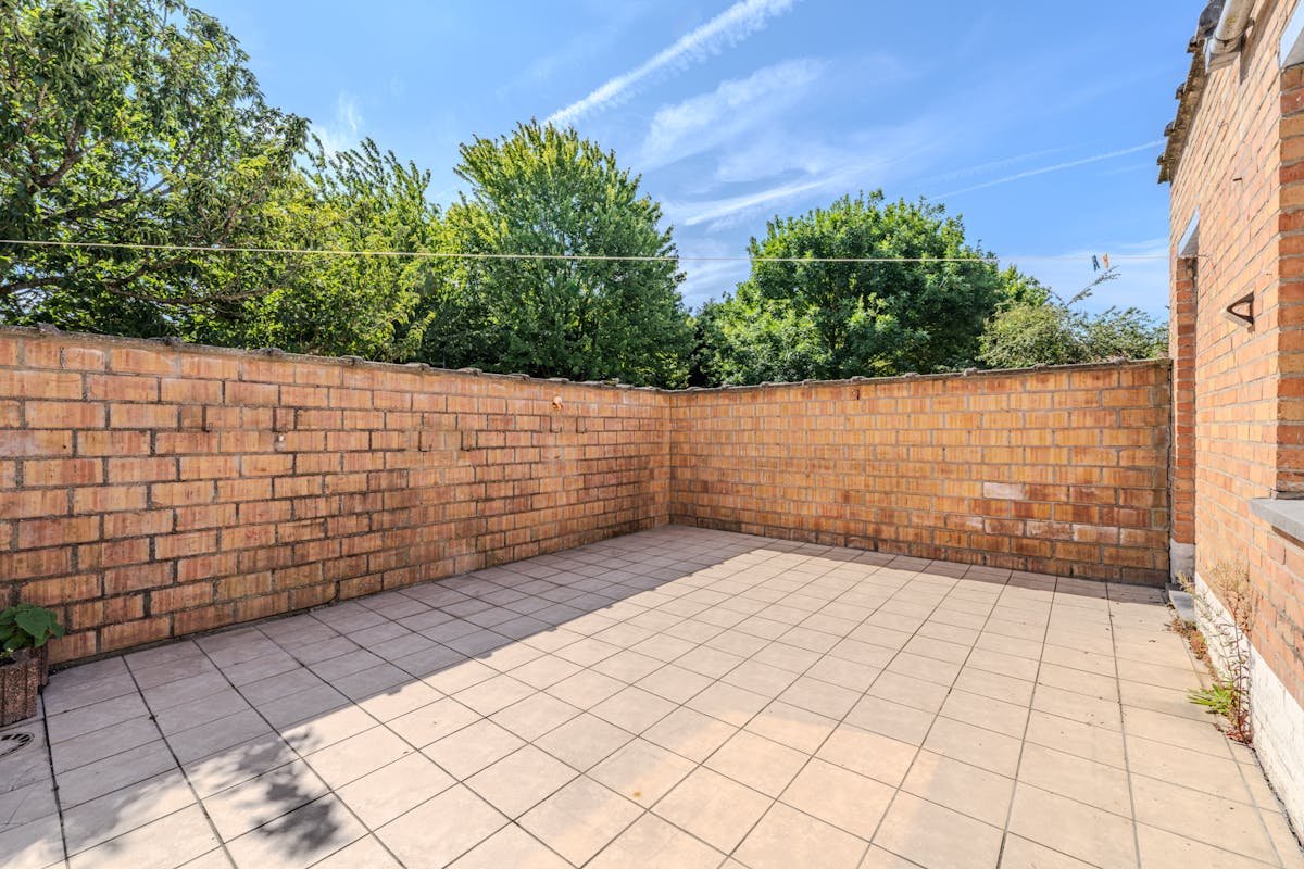 Gelijkvloers appartement met 3 slaapkamers en zonneterras - foto 1