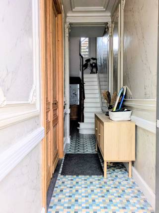 Wij stellen onze ruime, lichtrijke burgerwoning met statige gevel te koop. Het huis bevat tal van authentieke elementen (hoge plafonds,...