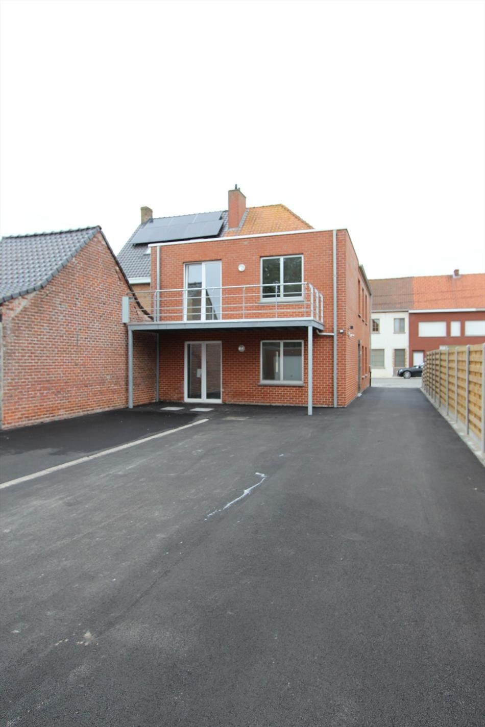 Appartement op eerste verdieping met 2 slaapkamers en terras te Koekelare - foto 2