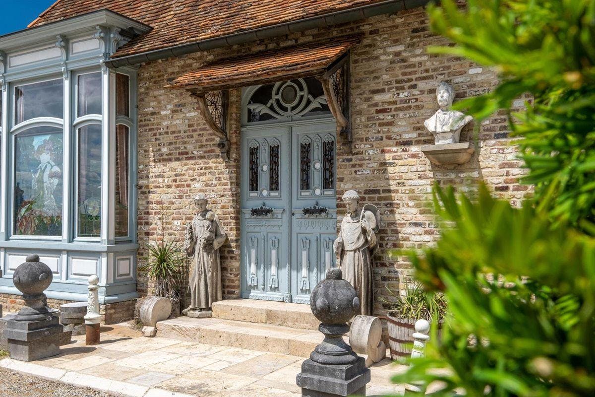 Uniek karaktervol pand met tal van mogelijkheden te Gistel - foto 2