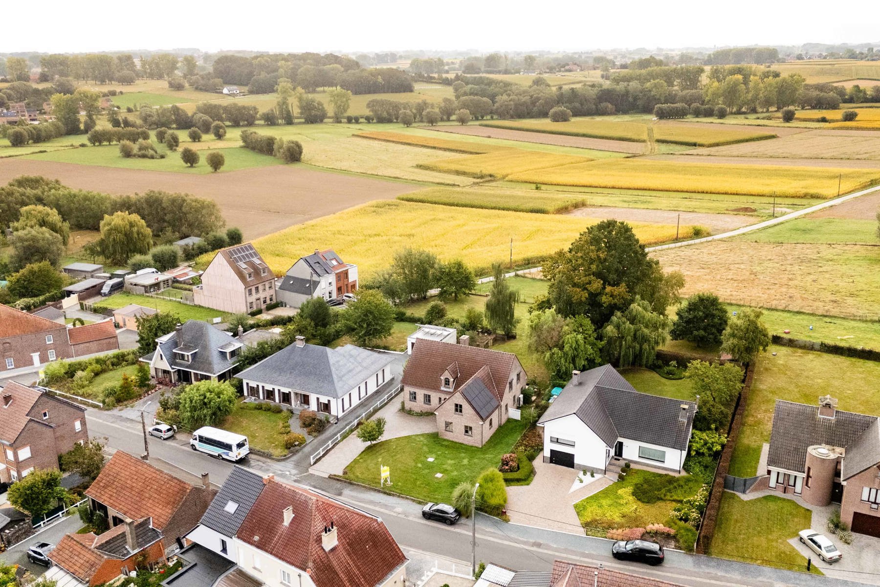 Ruime open bebouwing op rustige locatie - foto 1