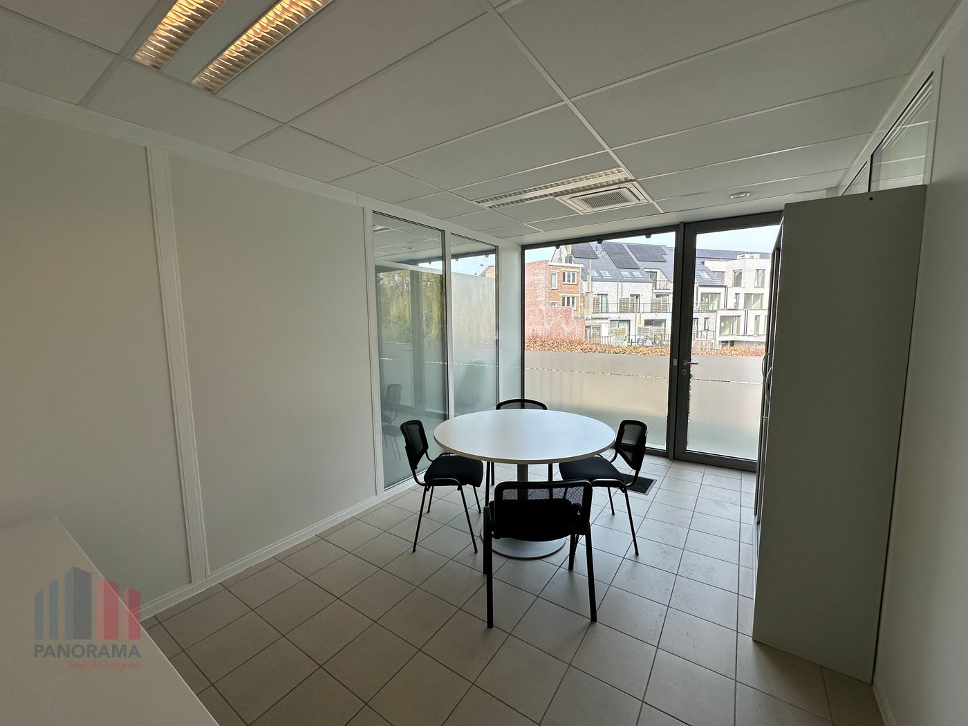 156 m² instapklaar kantoor langs de bedrijvige Meensesteenweg - photo 5
