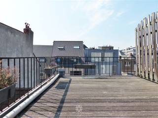 <p><span>GENT - Burgstraat 55: Op zoek naar </span><span>een leuke studio met terras te huur</span><span> in centrum  Gent? Dan is dit pand mogelijk iets voor u.</span></p><p><span> </span></p><p><span>De troeven in een notendop:</span></p><ul><li><span>In historisch centrum van de stad</span></li><li><span>Prijs-kwaliteit topper</span></li><li><span>Nabij openbaar vervoer</span></li><li><span>Inclusief zonneterras</span></li></ul><p><span> </span></p><p><span>Indeling:</span></p><p><span>De studio is gelegen op de derde verdieping zonder lift.</span></p><p><span>Ruime open keuken (kookfornuis met oven, dampkap, koelkast en diepvries), met toegang tot </span><span>ruim en zonnig terras</span><span>, leef- en slaapruimte en badkamer met douche, lavabomeubel, toilet een aansluiting wasmachine. Gemeenschappelijke fietsenstalling beneden.</span></p><p><span> </span></p><p><span> </span><span>Huurprijs: € 750 + € 100 onderhoud gemeenschappelijke delen en privé verwarming, EW afzonderlijk.</span></p><p><span>Beschikbaar vanaf heden. Domicilie verplicht.</span></p><p><span> </span></p><p><span>Contacteer Axel Lenaerts makelaars voor een bezoek via onze website.</span></p><p><span> </span></p><p><span> </span></p>