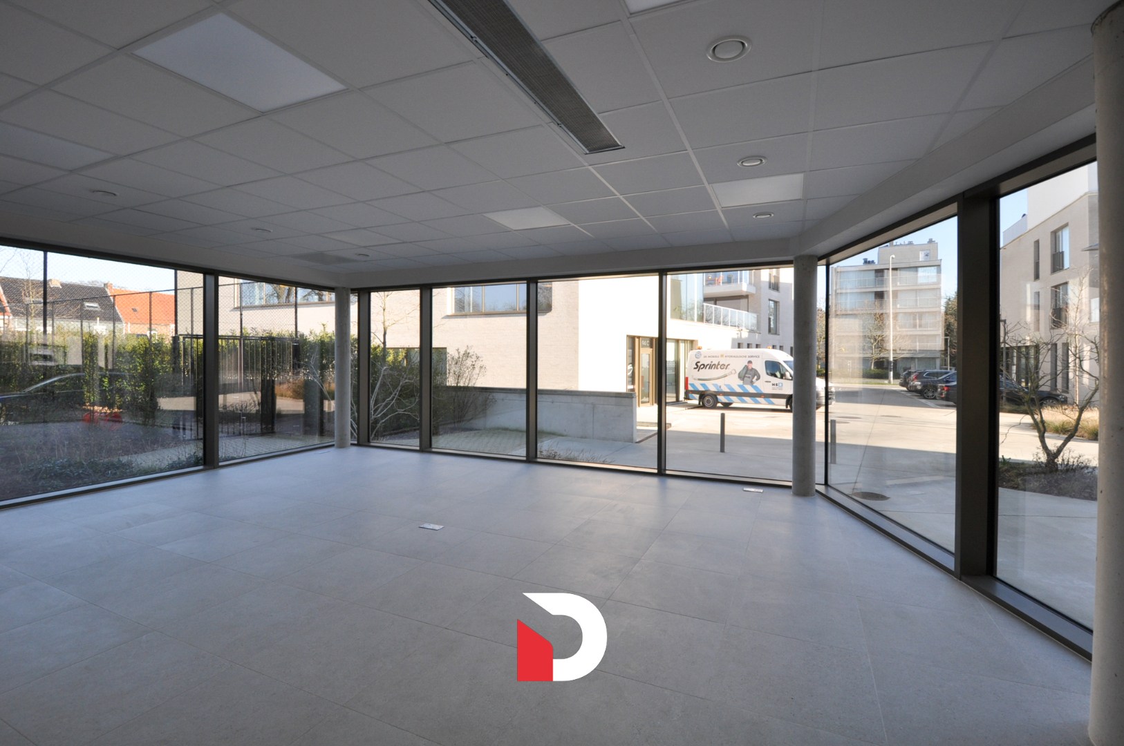 Recente kantoorruimte met 2 parkings op toplocatie te Sint-Michiels (Brugge) - foto 3