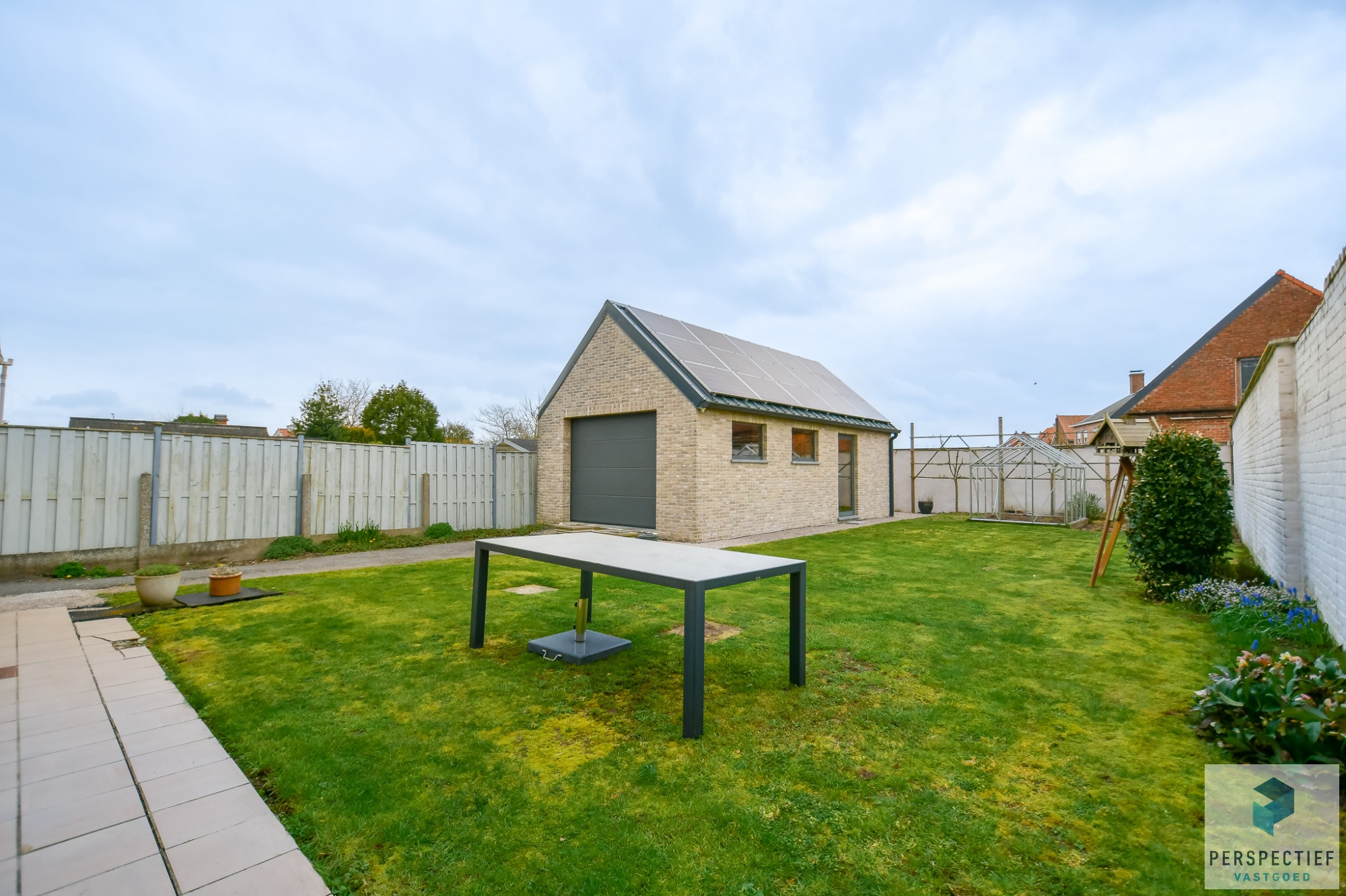 Rustig gelegen ruime halfopen woning met recent bijgebouw/garage op 454m² - foto 2