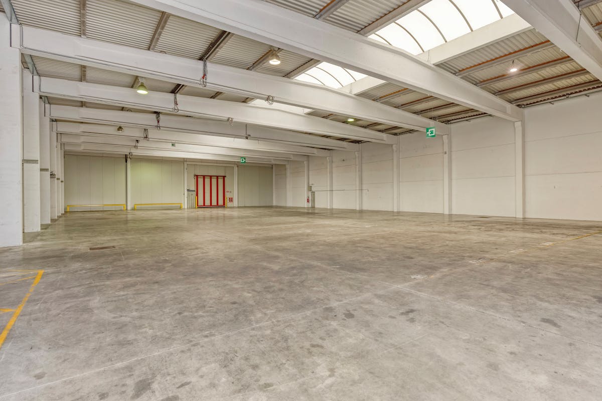 Magazijnruimte van ca. 3.000 m² in industriezone Kuurne - foto 4