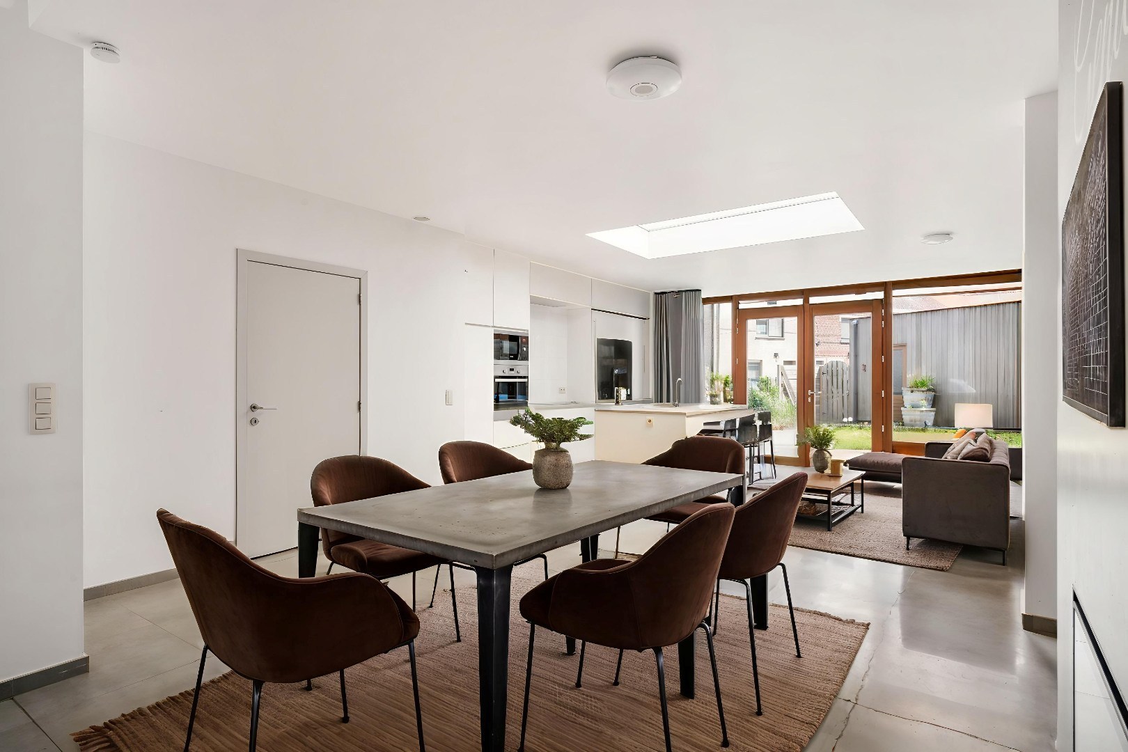 Kwalitatief gerenoveerde rijwoning met tuin, 3 slaapkamers en 2 badkamers op toplocatie in Menen - foto 1