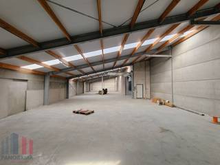 Opslagloods van 488 m² te huur, vlot bereikbaar en volledig uitgerust. Deze praktische opslagruimte is toegankelijk via een...