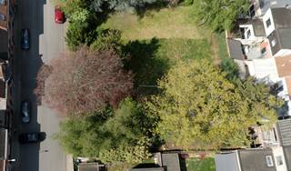 In centrum Hamme kan u deze prachtige bouwgrond (Lot 1 van 2 loten) terug vinden. Een mooie groene en rustig gelegen grond met een ruime...