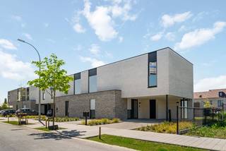 Energiezuinige woning aan 't Park (lot 121B). Ontdek deze moderne koppelwoning in ons woonproject 't Park in Tielt met een open leefruimte,...