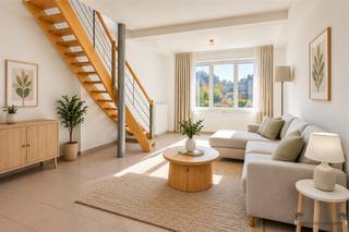 <p><span>Bienvenue dans ce magnifique appartement à la décoration moderne, situé au cœur de Leopoldsburg.</span></p><p><span> </span></p><p><span>L'appartement dispose d'une chambre spacieuse baignée de lumière naturelle grâce à sa grande lucarne, qui vous permettra de vous réveiller sous la douce lumière du matin. L'intérieur bénéficie d'une finition soignée, avec des couleurs neutres qui créent une ambiance rustique et accueillante.</span></p><p><span> </span></p><p><span>Le salon ouvert offre un cadre de vie très agréable avec beaucoup d'espace pour y disposer vos meubles et décorations préférés selon vos goûts. La cuisine moderne est équipée d'élégantes armoires laquées blanches avec des plans de travail en bois, d'une plaque de cuisson encastrée et d'une hotte aspirante. <br />L'agencement est pratique et fonctionnel, parfait pour un usage quotidien.</span></p><p><span> </span></p><p><span>La salle de bains dispose d’un système complet avec une installation de chauffage moderne de la marque Vaillant, vous permettant de profiter à tout moment d’eau chaude. Le local technique bénéficie d’une finition professionnelle, avec des tuyauteries apparentes et une installation de haute qualité.</span></p><p><span> </span></p><p><span>La terrasse conviviale, agrémentée de finitions en bois, constitue sans aucun doute l’un des points forts de l’appartement. C’est l’endroit idéal pour se détendre, profiter du grand air et recevoir ses amis et sa famille.</span></p><p><span> </span></p><p><span>L'appartement dispose par ailleurs de tous les équipements modernes, notamment d'un chauffage efficace et de fenêtres bien isolées. Saisissez dès maintenant cette opportunité unique à Leopoldsburg, avec tout le confort nécessaire à portée de main !</span></p>