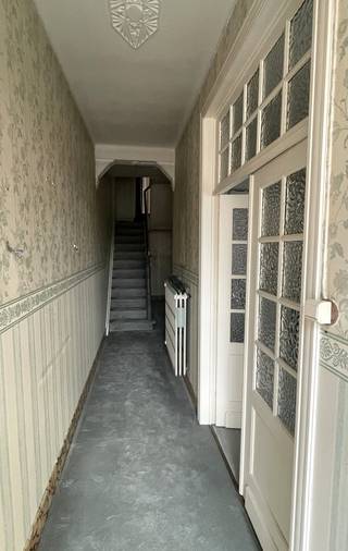 In het charmante, landelijke Bertem – strategisch gelegen tussen Leuven en Brussel – bevindt zich deze ruime, te renoveren woning. Hier geniet je...