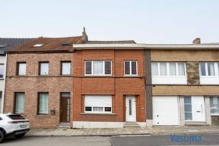 Ben je op zoek naar een woning die je volledig naar eigen hand kan zetten en waarin je jouw visie tot leven brengt? Dan is deze te renoveren...