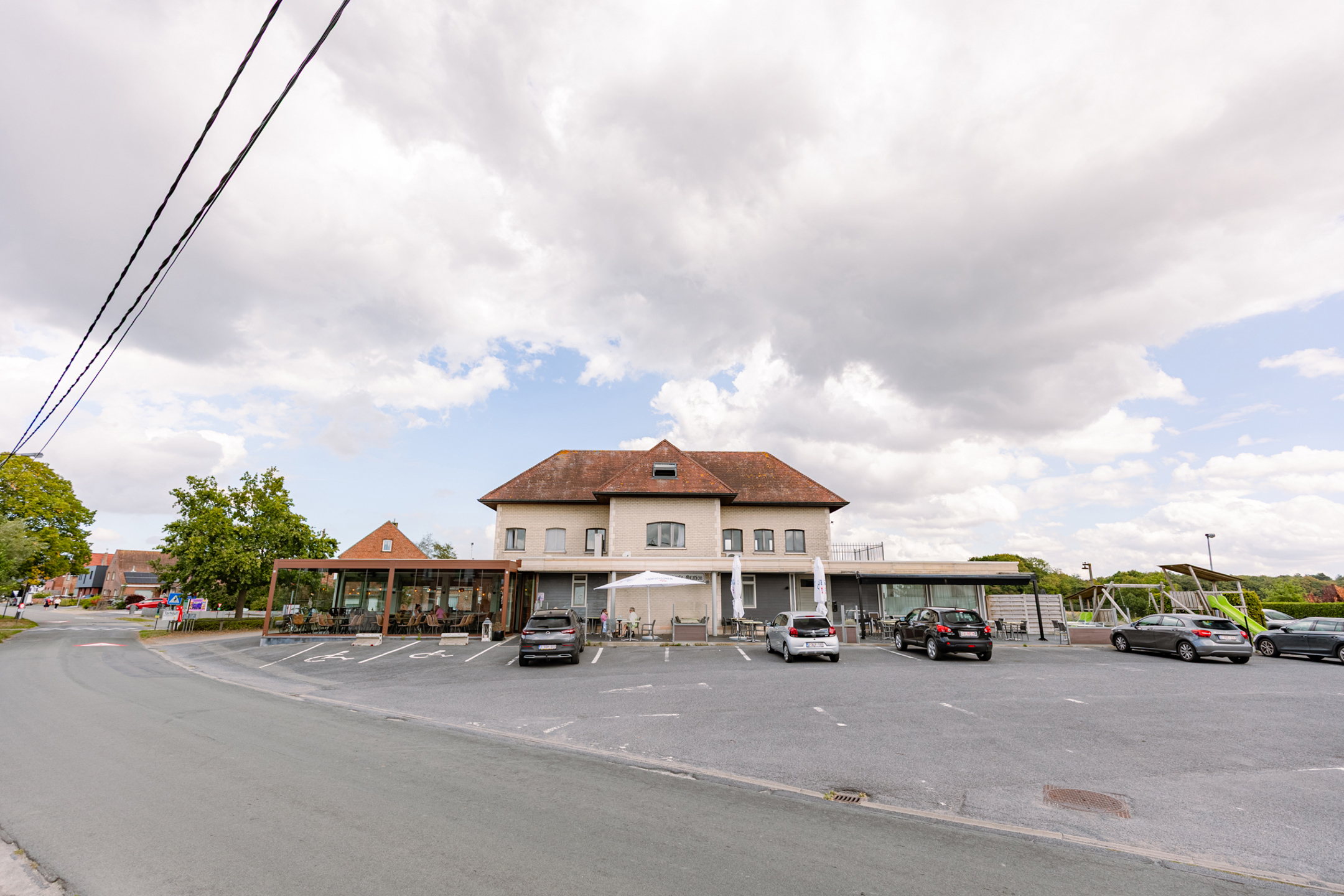 Opbrengsteigendom te koop: 3 appartementen + handelszaak  - foto 2