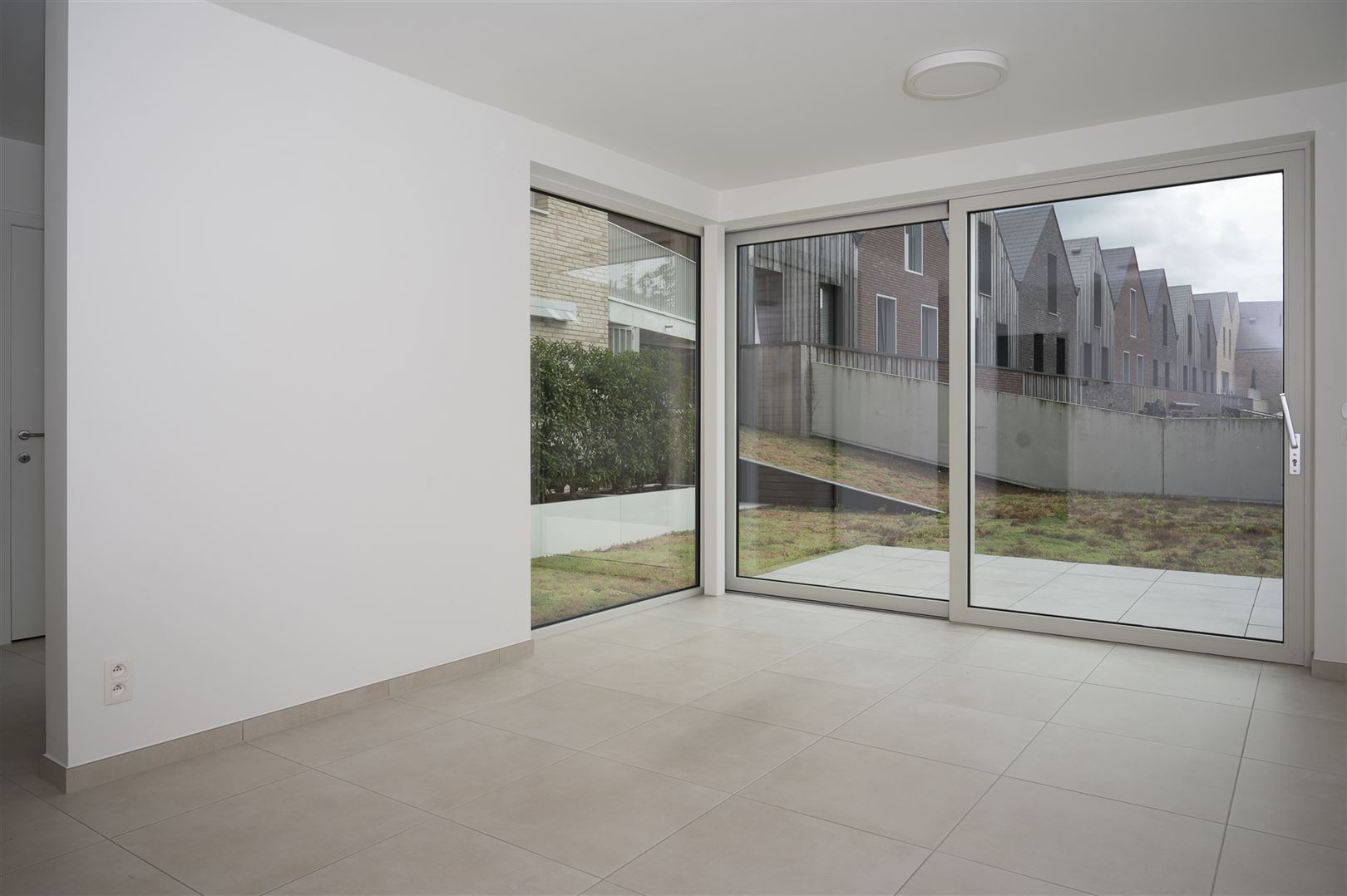 Gelijkvloers nieuwbouw appartement te huur  - foto 2