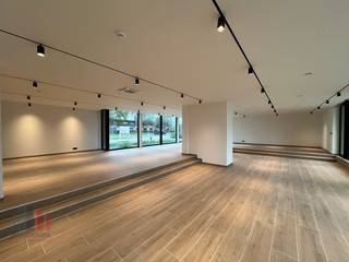 This high-end newly built office of 218 m², located in Lochristi, offers an excellent opportunity for companies looking for a modern,...