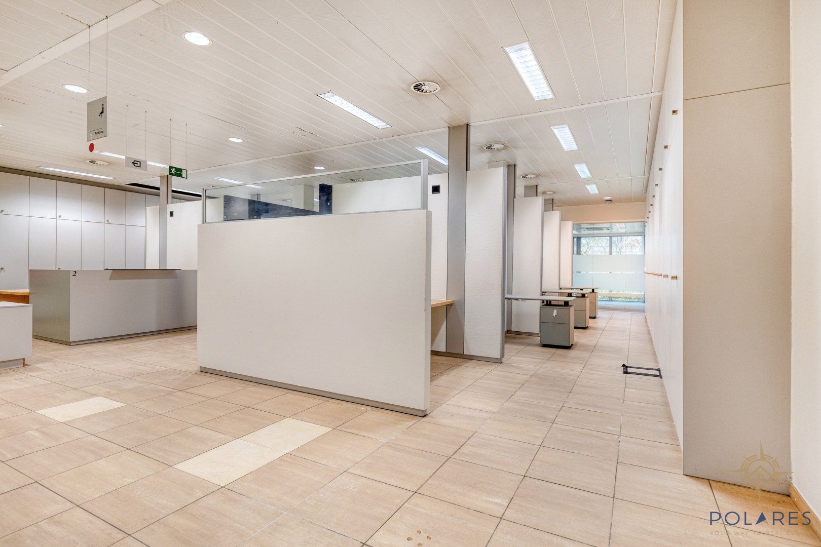 Very large office building in the shopping street of Vilvoorde - photo 4