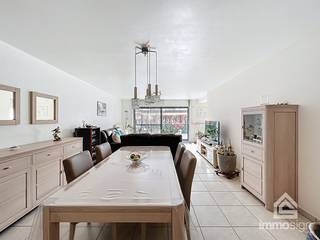 PLUSPUNTEN:+ bewoonbare oppervlakte: 98,85 m²+ oppervlakte terras: 50,37 m²+ 2 slaapkamers+ ondergrondse parkeerplaats+ kelderberging+ veel...