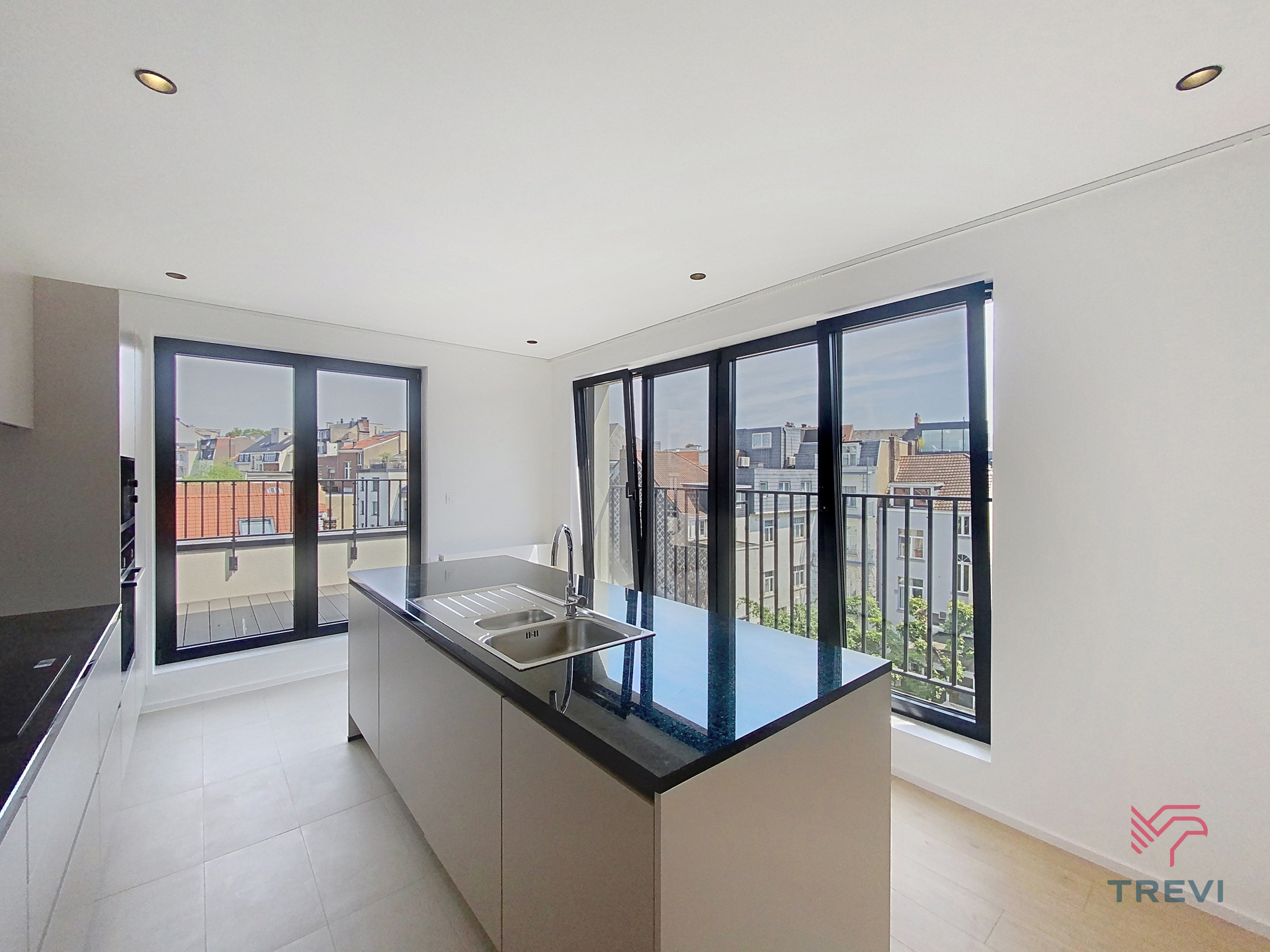 Appartement te huur in Brussel met 3 slaapkamers - foto 2