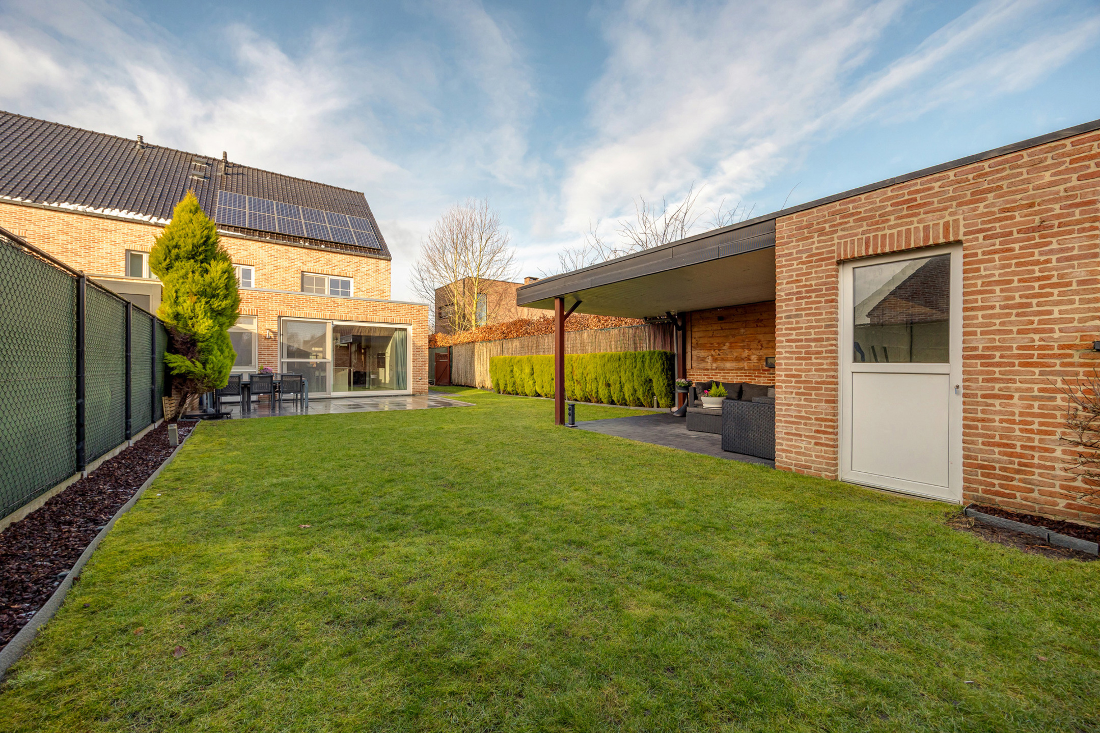 Hedendaagse woning met 3 grote slpk. op 381m² te Lommel - foto 5