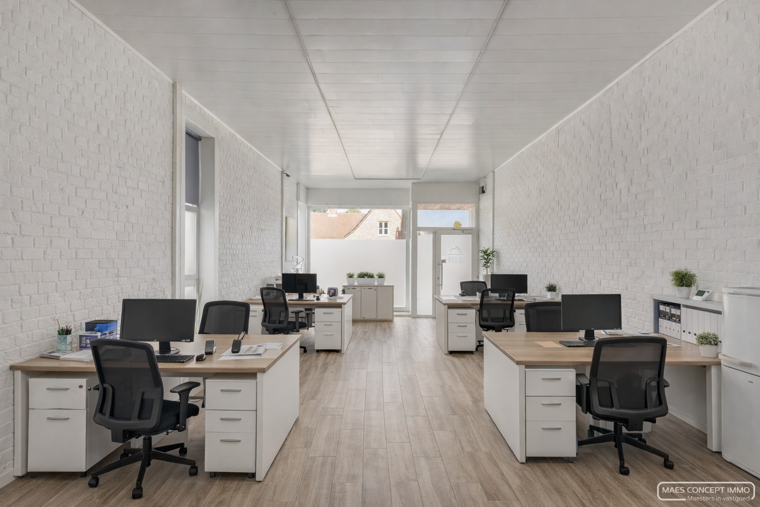 Handelspand met woonst te koop te Waregem op strategische ligging - photo 1