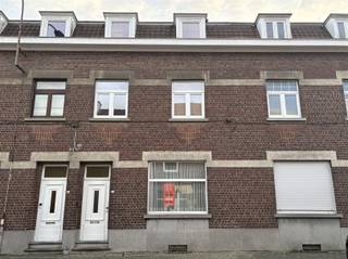  Knusse stadswoning nabij het centrum.INDELINGOp de gelijkvloerse verdieping heb je de inkomhal, de living met authentieke elementen, de keuken en...