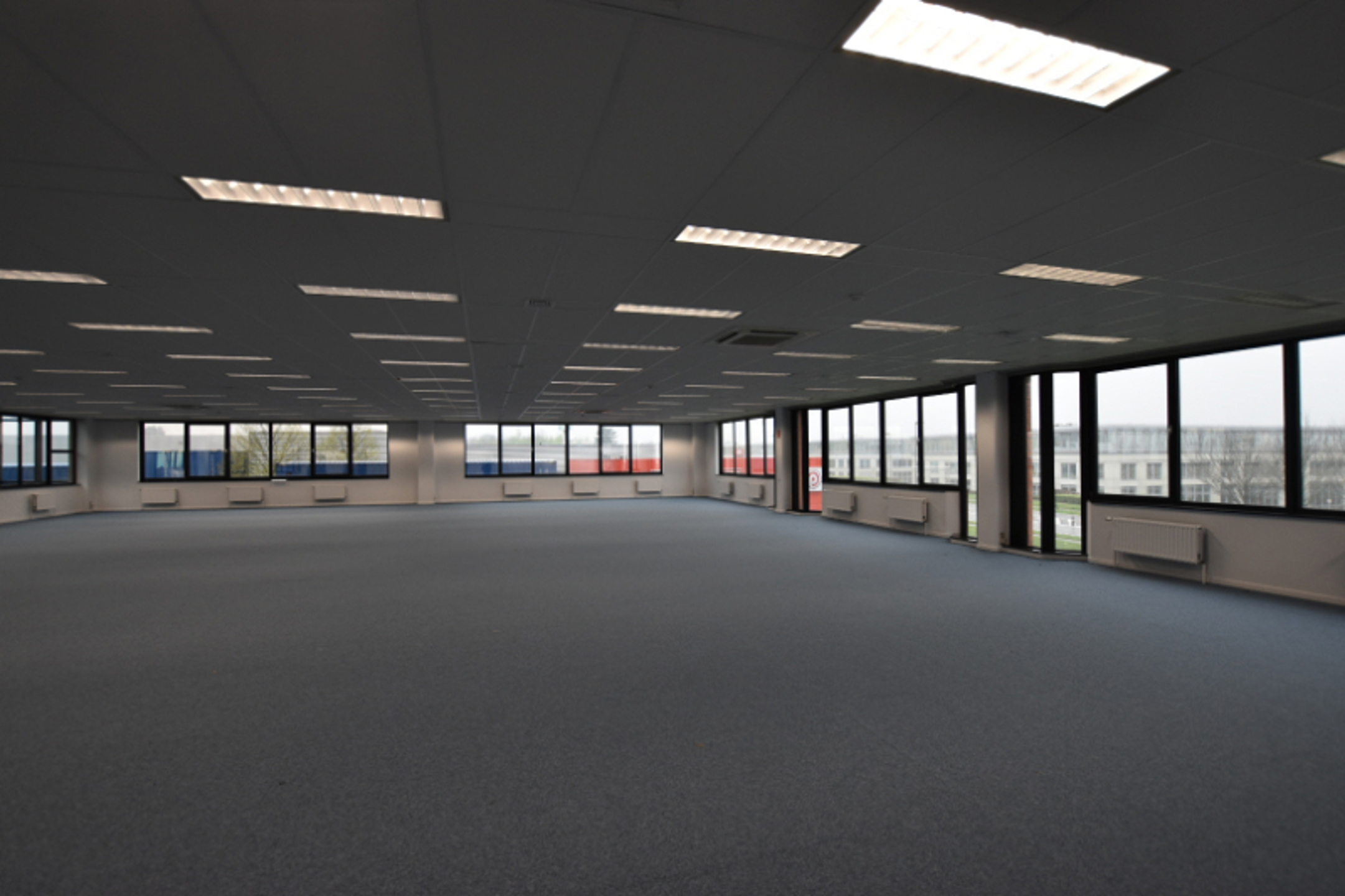 Commercial à louer à Zaventem - photo 4