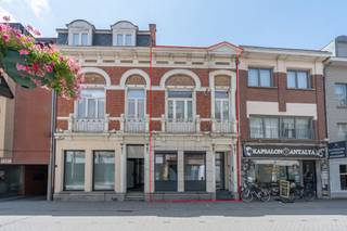 Verrassend ruim en zeer veelzijdig pand op wandelafstand van de Grote Markt te Turnhout.Verschillende mogelijkheden: Handelspand met gelijkvloers met...