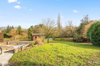 Cette villa spacieuse, construite en 2000, est située sur un grand terrain dans un quartier résidentiel à Herent, à deux pas de Louvain. Avec...