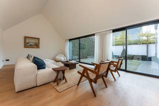 This recently (°2023, EPC 130 = B label) renovated house with an eye for detail is located along Ketelstraat 5 & Speystraat 1 in picturesque Damme...