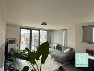 RUIM EN LICHTRIJK APPARTEMENT TE HUUR IN SINT-KATELIJNE-WAVEROp zoek naar een comfortabel appartement met veel licht en ruimte? Dit gezellige...