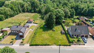 Uitstekend gelegen villa bouwgrond vlakbij het centrum van Tremelo.Deze bouwgrond heeft tevens een mooie straatbreedte van 28 meter waarbij dit...