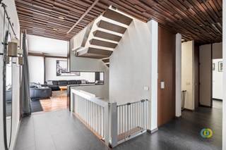 In the heart of Vilvoorde, within walking distance of the train station and Franklin Roosevelt Avenue, you will find this exceptional property with...