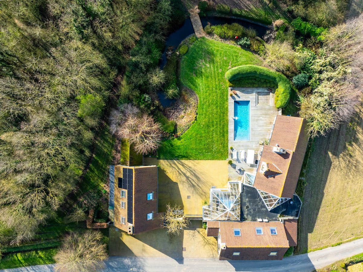 Exclusieve villa met tuin en zwembad op 1,6 ha in Krombeke - foto 2