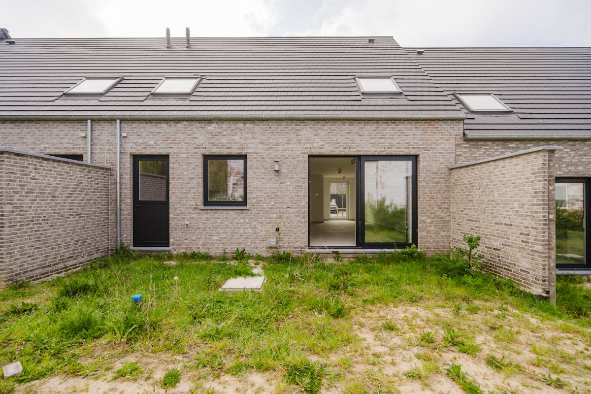 Maison récemment construite avec 3 chambres, jardin et garage à louer à Courtrai - photo 3