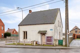 Bent u op zoek naar een woning met potentieel? Dit huis (bouwjaar 1937) staat nu te koop in een aangename buurt in Geel. Hoewel de woning een...
