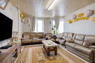 Dit gelijkvloers appartement gelegen te Tienen heeft een inkomhal met plaats voor een vestiaire en een berging. Er zijn 2 slaapkamers van 14m² en...